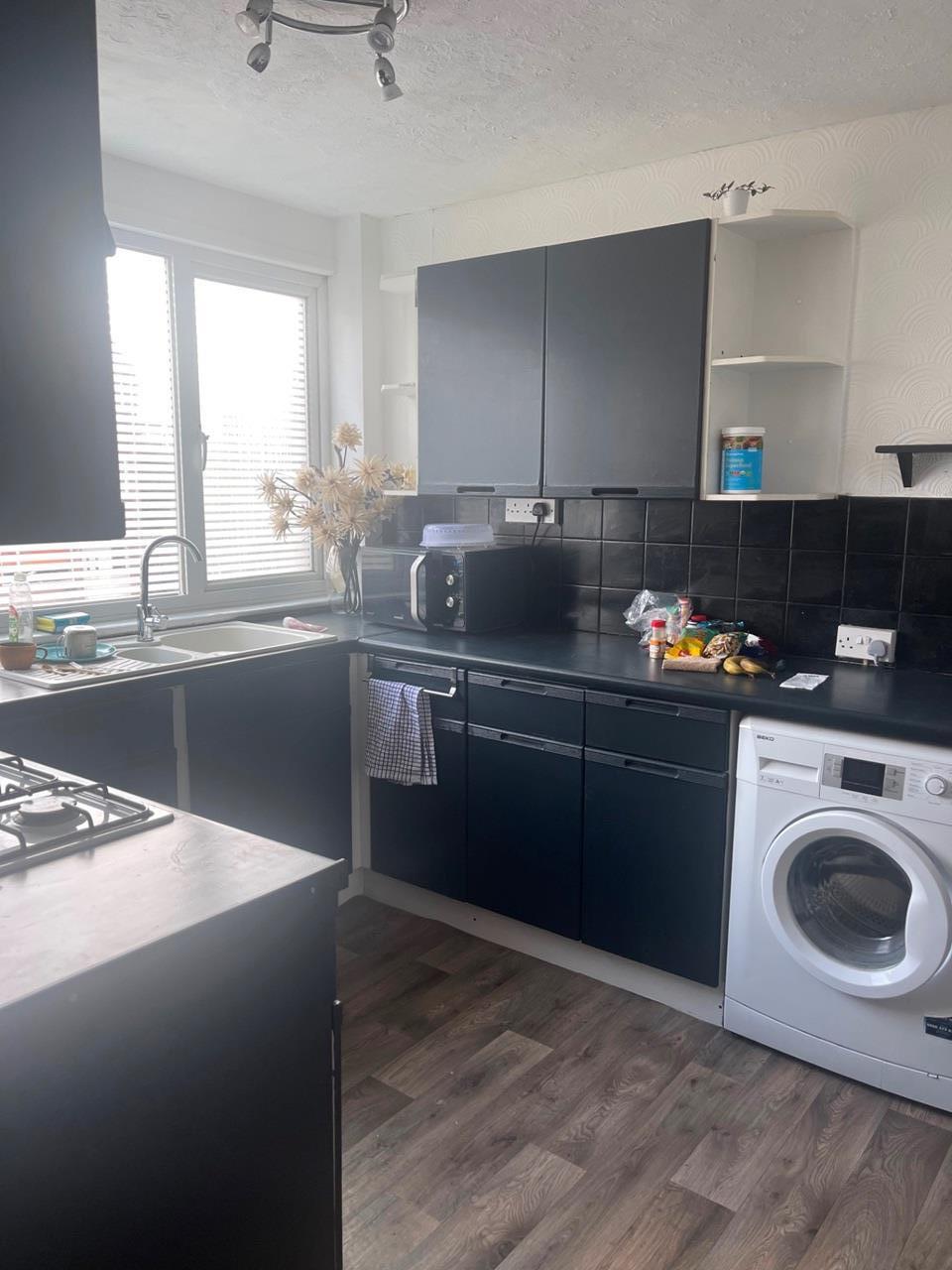 London Room in a Shared House, Chertsey Close, LU2 To Rent Now for