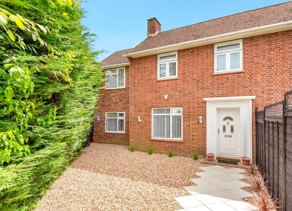 Farnham Royal, Farnham Common, Slough 3 Bed SemiDetached House, Home