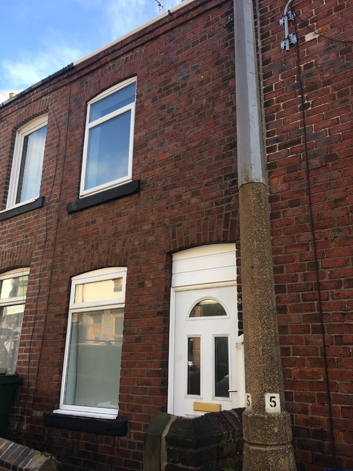 Barnsley 1 Bed Terraced House, Mapplewell, S75 To Rent Now for £500