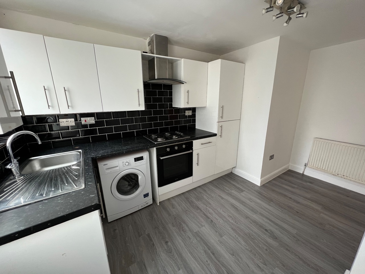 Widnes 3 Bed Flat, Ann Street West, WA8 To Rent Now for £600.00 p/m