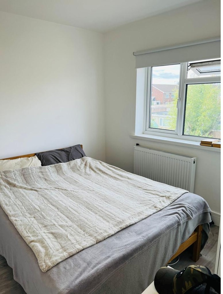 Harlington, Hayes Room in a Shared House, Warner Close, UB3 To Rent