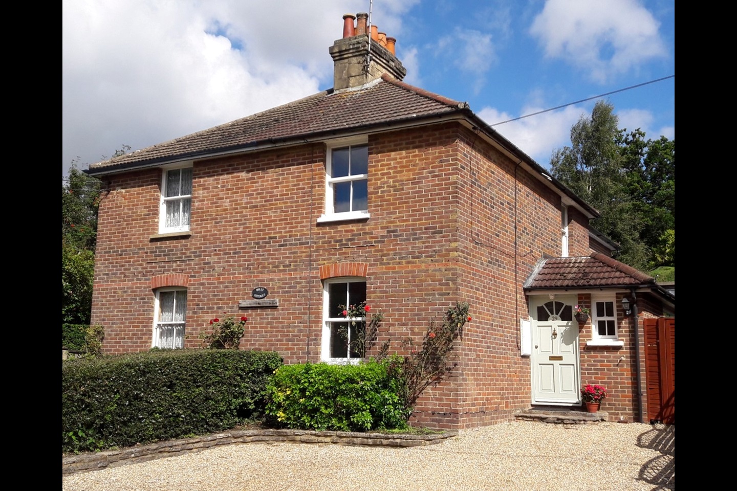 Lower Bourne, Farnham 3 Bed SemiDetached House, Middle Bourne Lane