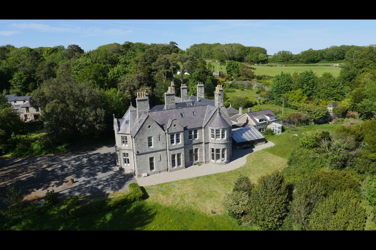 Llangoed, Beaumaris 1 Bed Flat, Cornelyn Manor, LL58 To Rent Now