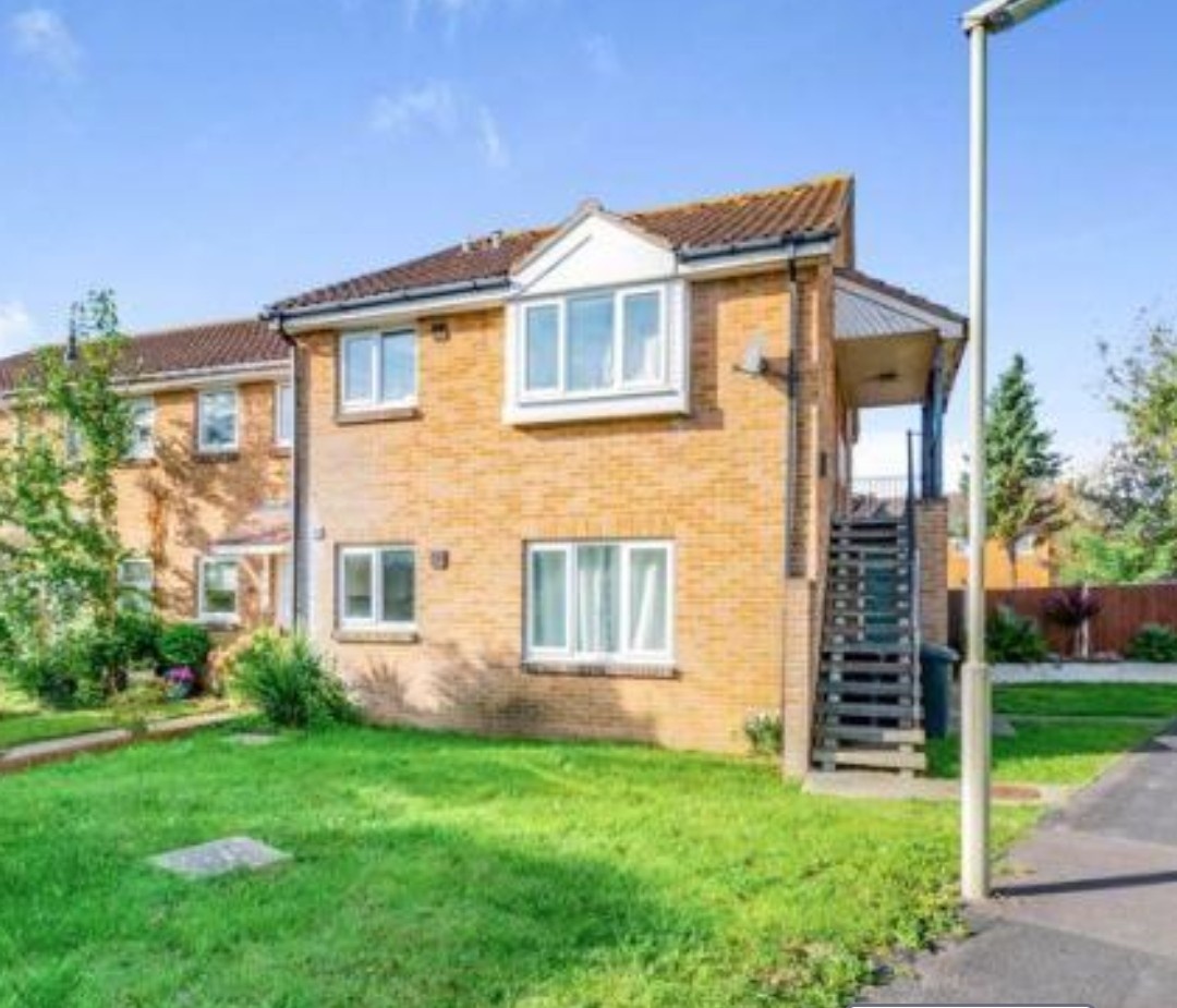 LeeOnTheSolent Studio Flat, Osprey Gardens, PO13 To Rent Now for