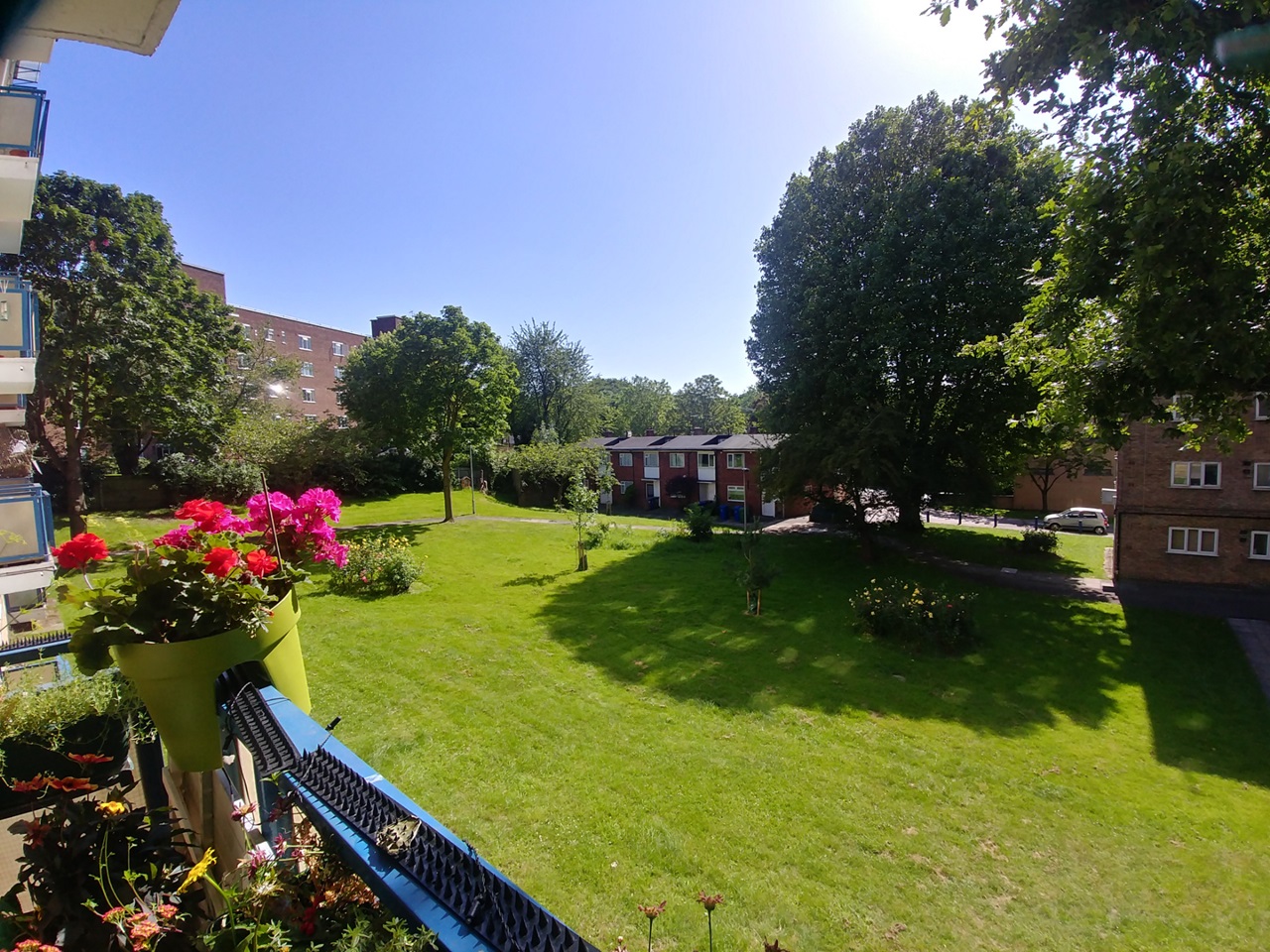 London Room in a Shared Flat, Champion Park, SE5 To Rent Now for £