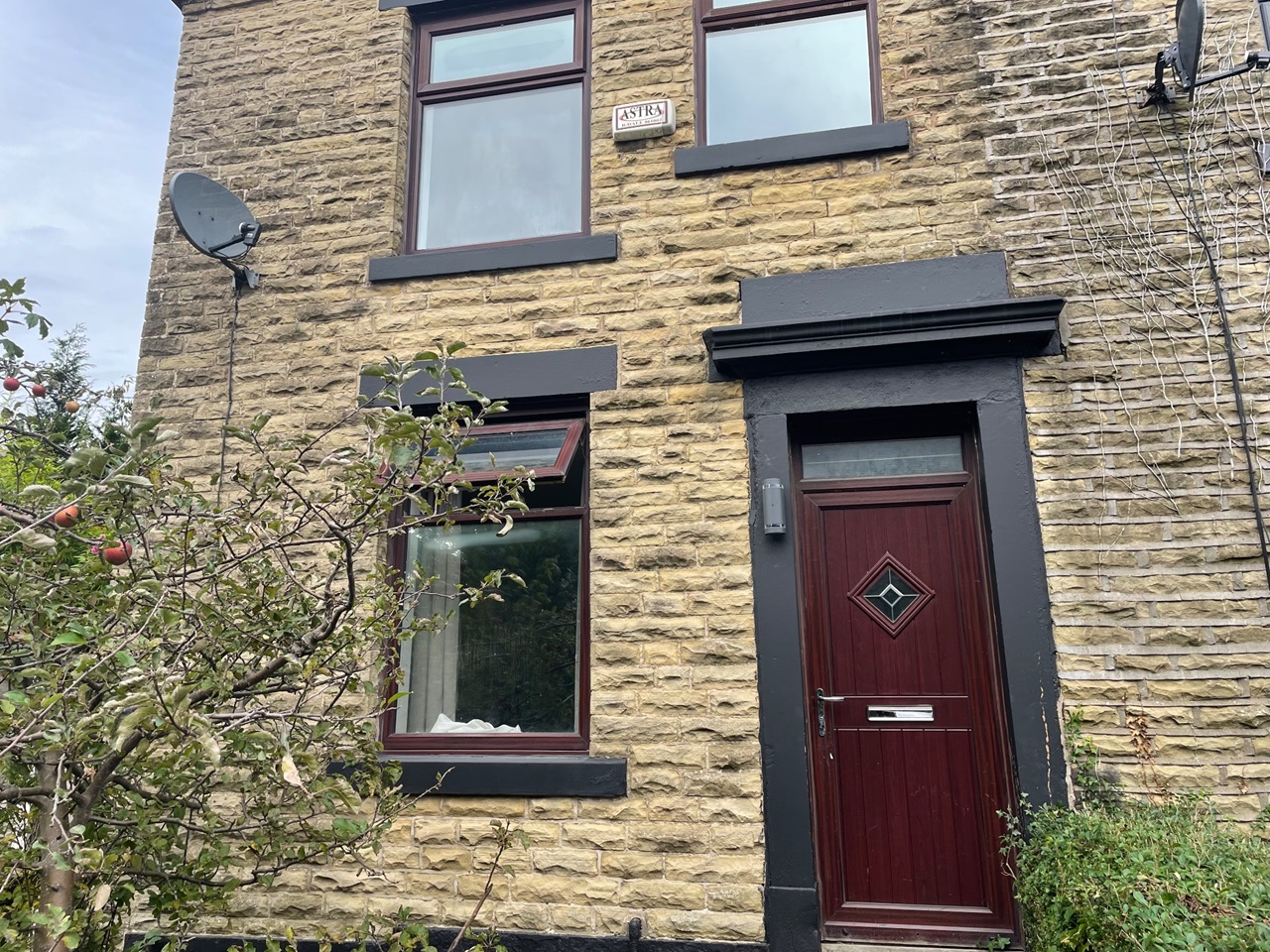 Milnrow, Rochdale 3 Bed End Terrace, Rochdale Road, OL16 To Rent