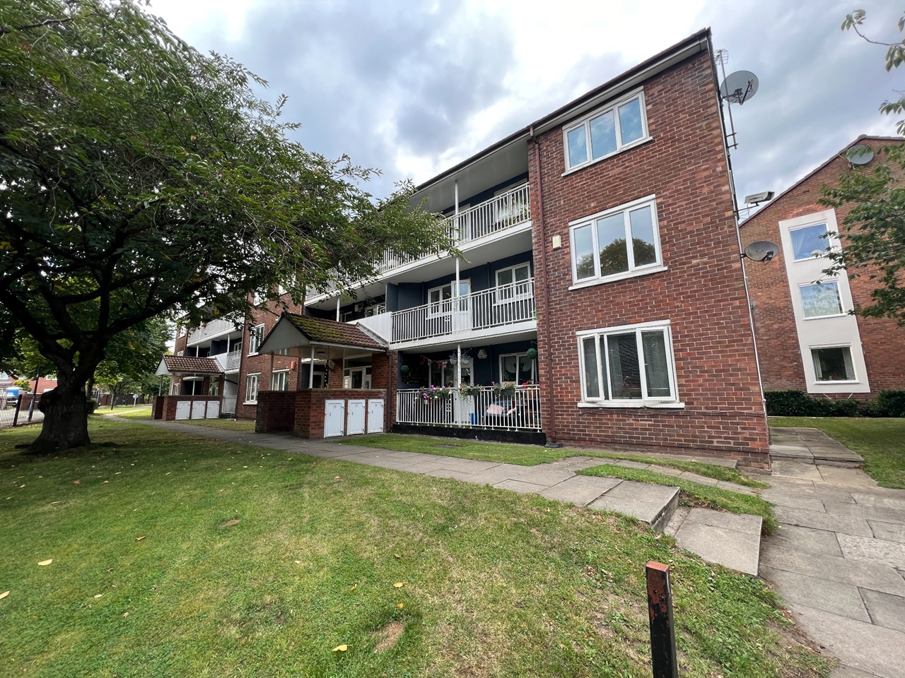 Salford 3 Bed Flat, Lockett Gardens, M3 To Rent Now for £1,450.00 p/m