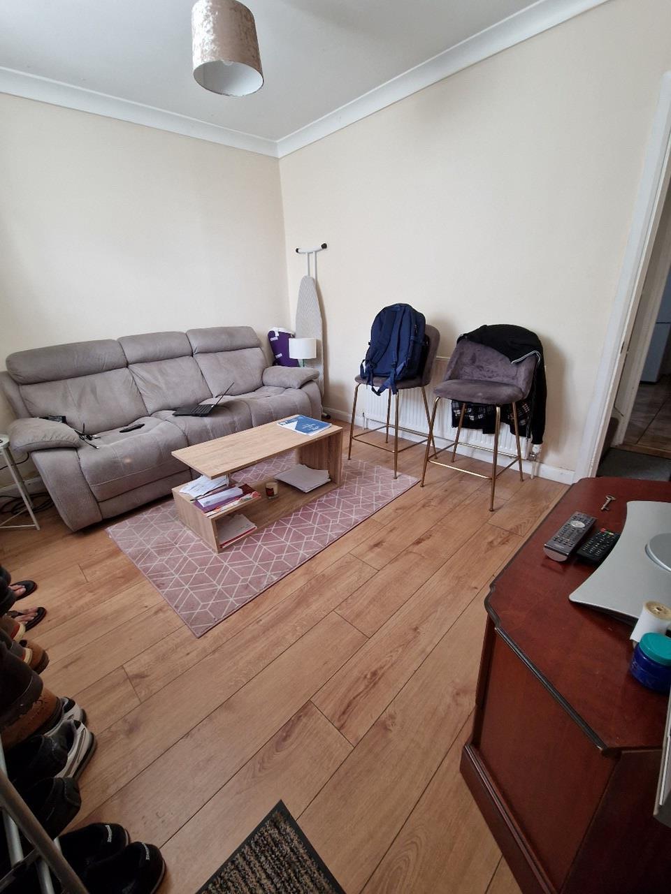 Northfleet, Gravesend 2 Bed Terraced House, Rural Vale, DA11 To