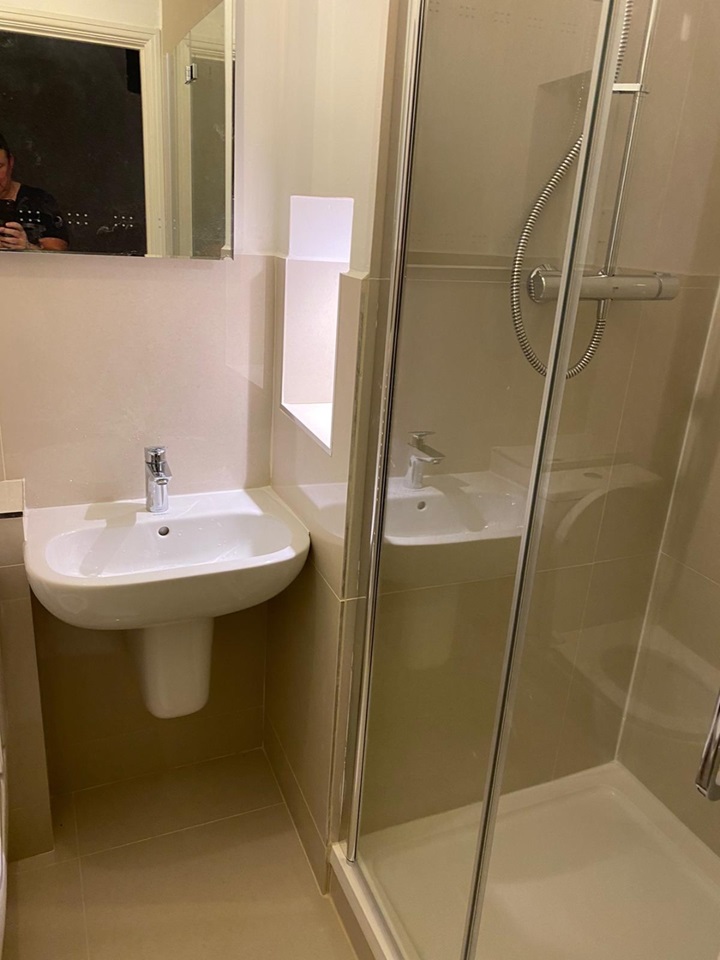 West Timperley Room in a Shared House, West Timperley, WA14 To Rent