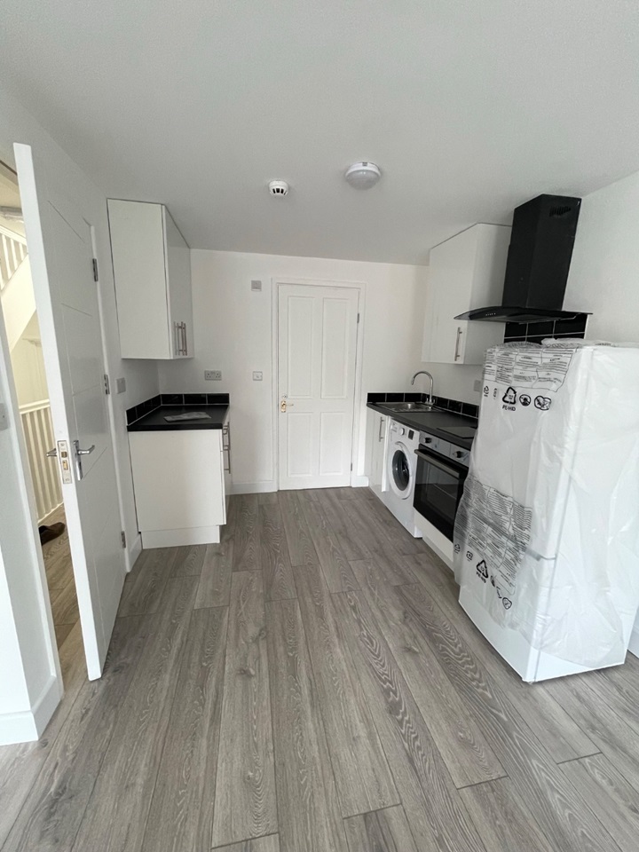 Erith Studio Flat, Sandcliff Road, DA8 To Rent Now for £1,000.00 p/m