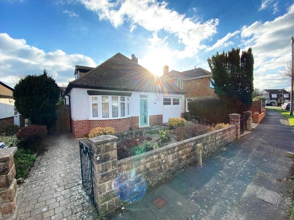 LeeOnTheSolent 3 Bed Bungalow, Chester Crescent, PO13 To Rent