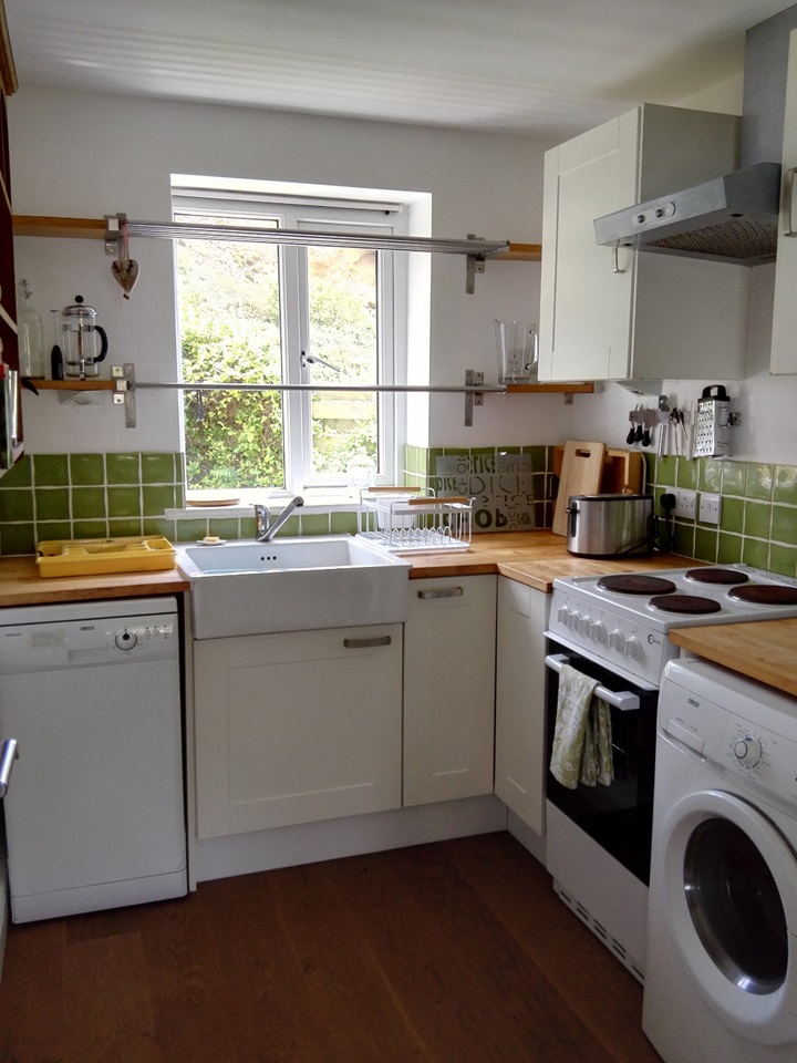 Porthtowan 2 Bed Detached House, Tregoyne, TR4 To Rent Now for £