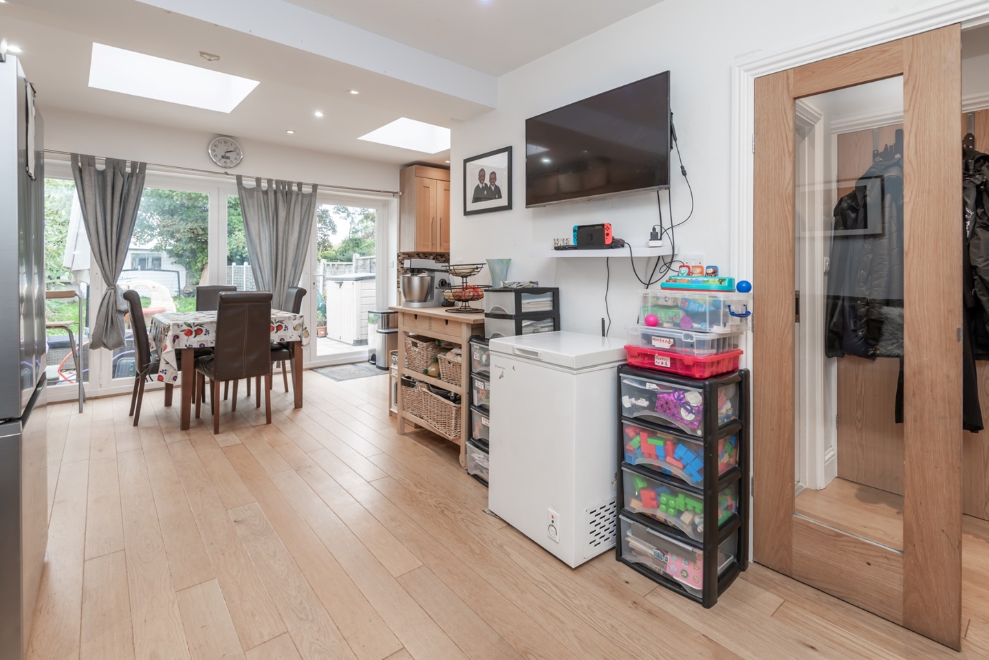 Ilford 3 Bed Terraced House, Rushden Gardens, IG5 To Rent Now for £