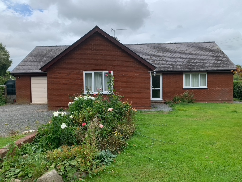 Kington 2 Bed Bungalow, Kingswood, HR5 To Rent Now for £950.00 p/m