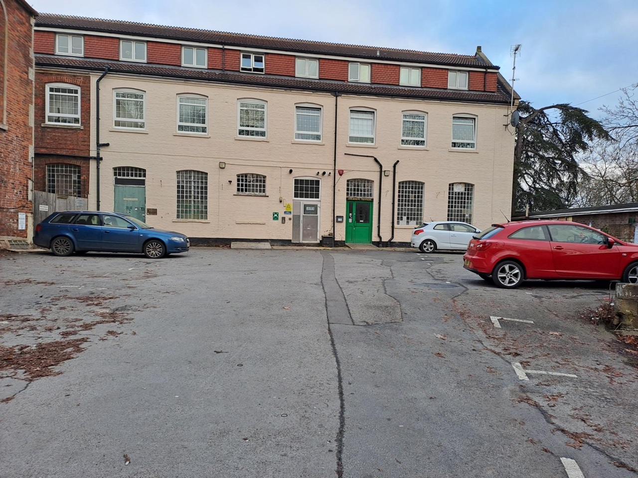 Trowbridge 2 Bed Flat, Park Road, BA14 To Rent Now for £570.87 p/m