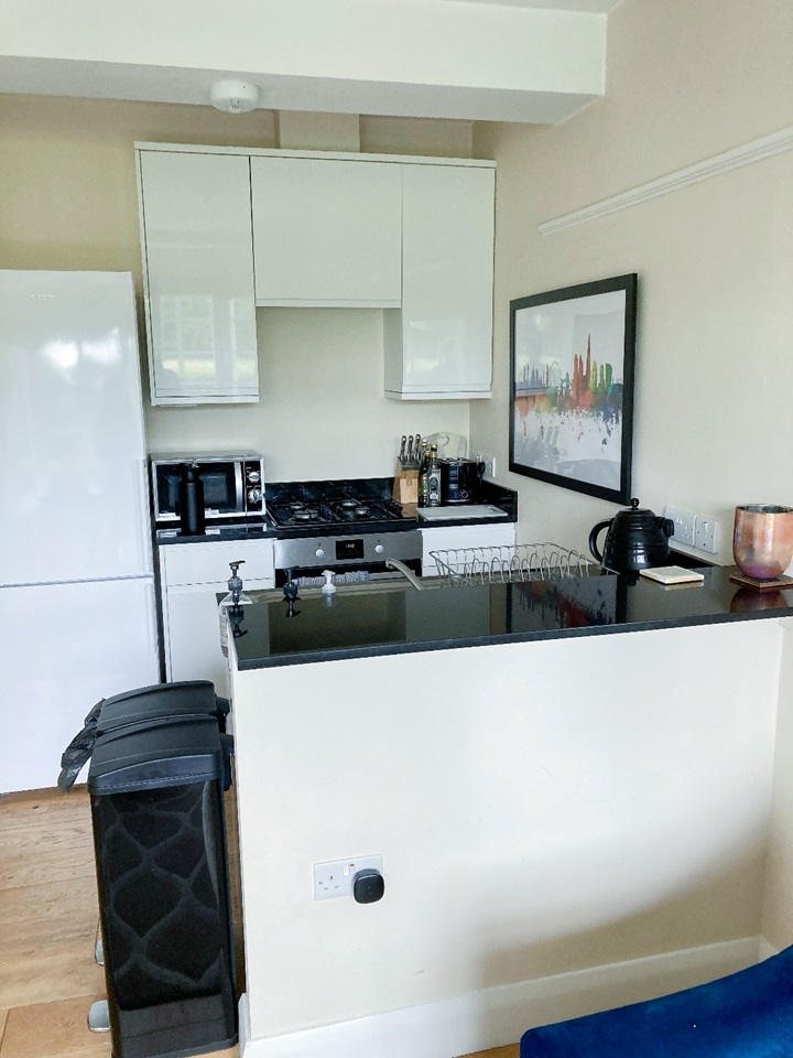 London 1 Bed Flat, Burntwood Court, SW17 To Rent Now for £1,500.00 p/m