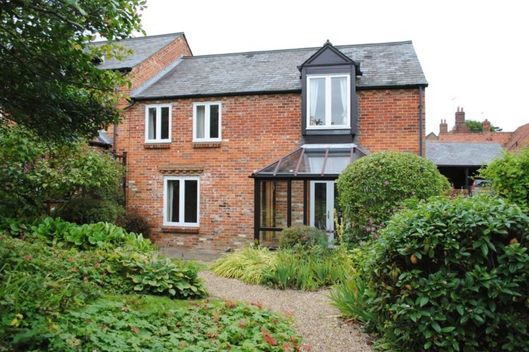 Great Missenden 2 Bed End Terrace, Old Town Farm, HP16 To Rent Now for £1,850.00 p/m