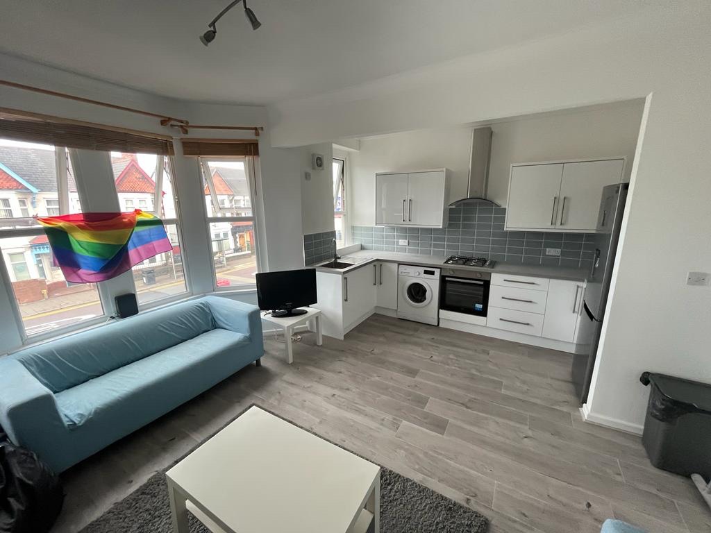 Cardiff 3 Bed Flat, Whitchurch Road, CF14 To Rent Now for £1,500.00 p/m