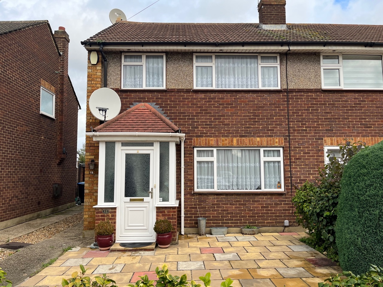 Waltham Cross 3 Bed SemiDetached House, Tollgate Road, EN8 To Rent