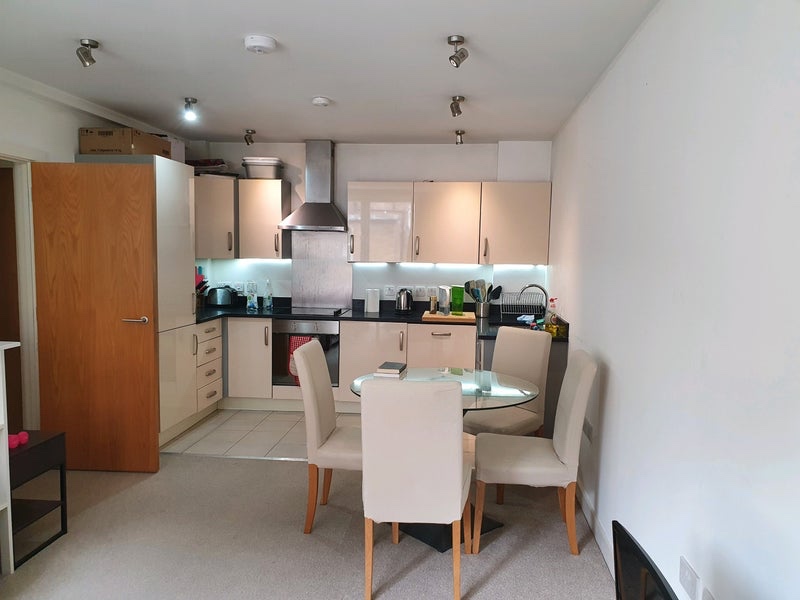 London Room in a Shared Flat, Marlow House, SW4 To Rent Now for £