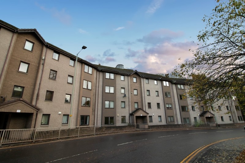 Dundee 2 Bed Flat, Lochee Road, DD2 To Rent Now for £750.00 p/m