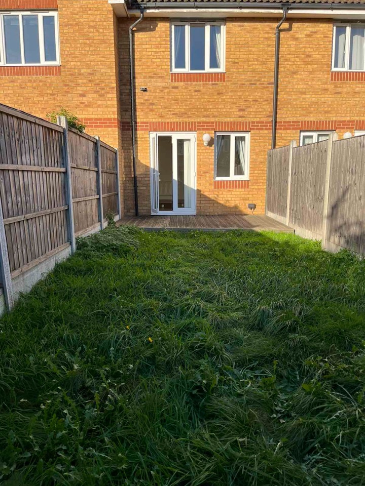 Rush Green, Romford 2 Bed Terraced House, Foxglove Road, RM7 To