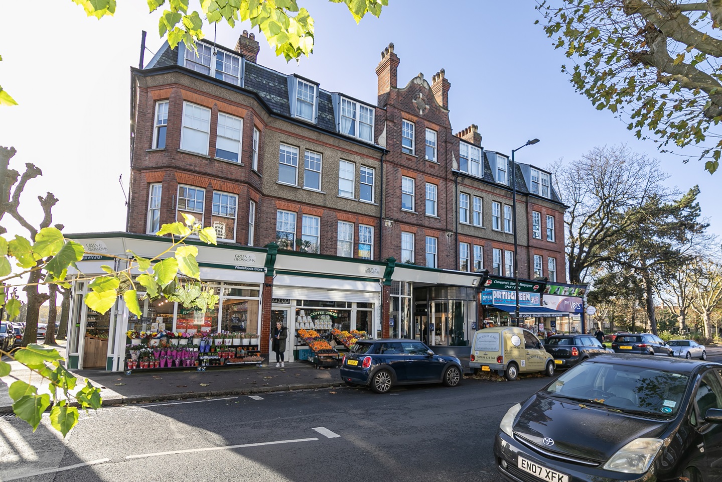 London 4 Bed Flat, Midhurst Mansions, N10 To Rent Now for £3,250.00 p/m