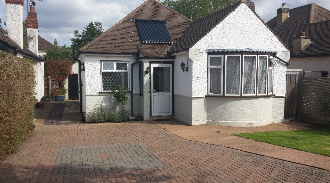 West Molesey 3 Bed Bungalow, Third Close West Molesey, KT8 To Rent Now for £2,500.00 p/m