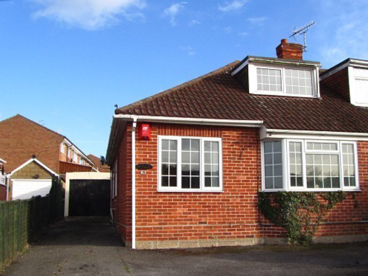 Fareham 2 Bed Bungalow, Hill Park Road, PO15 To Rent Now for £1,175