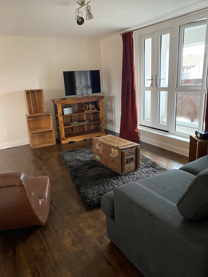 Raynes Park 2 Bed Flat, Coniston Close, SW20 To Rent Now for £1,600