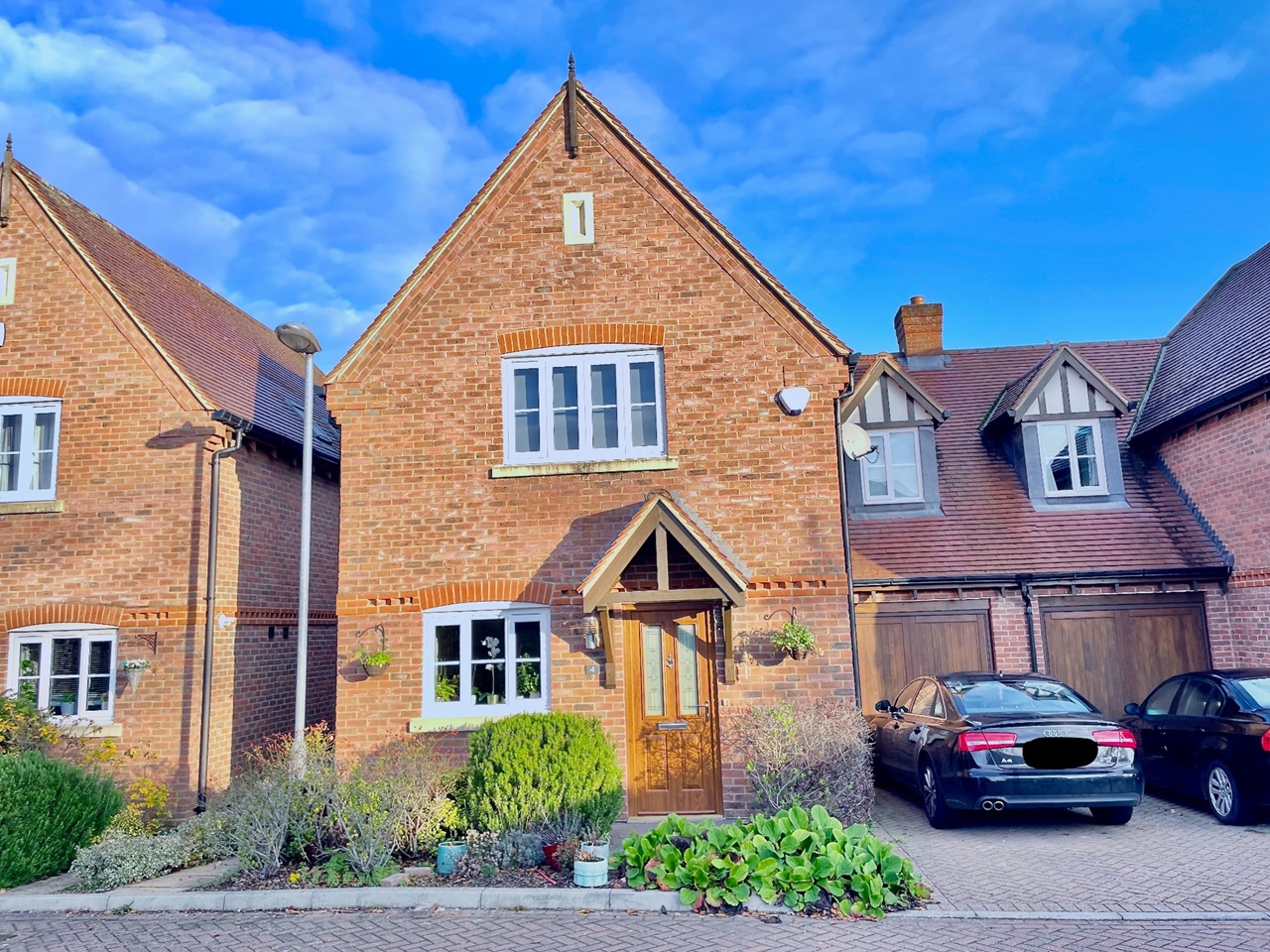 Earley, Reading 4 Bed SemiDetached House, Matthews Close, RG6 To