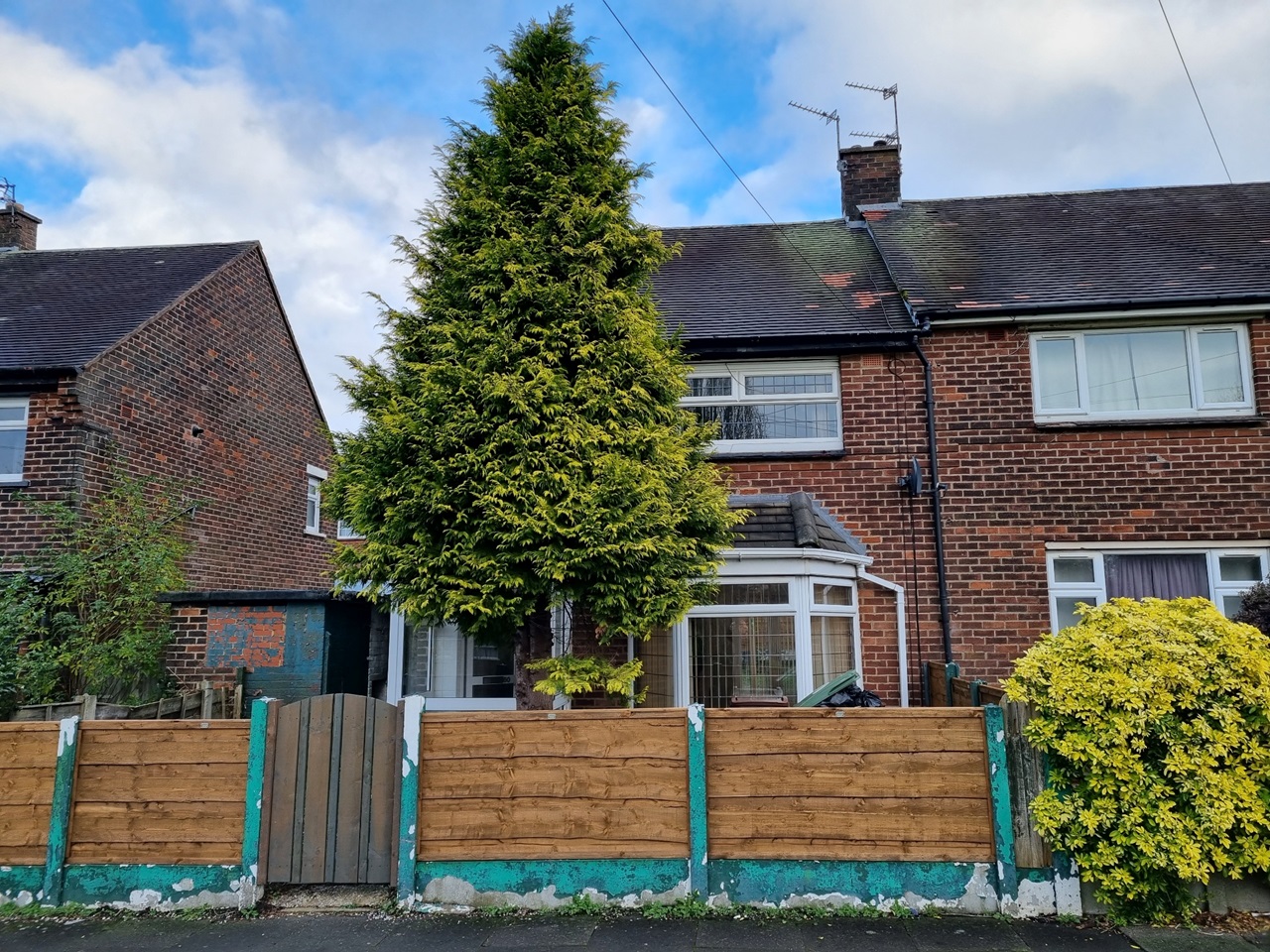 Chadderton, Oldham 2 Bed SemiDetached House, Hardman Street, OL9