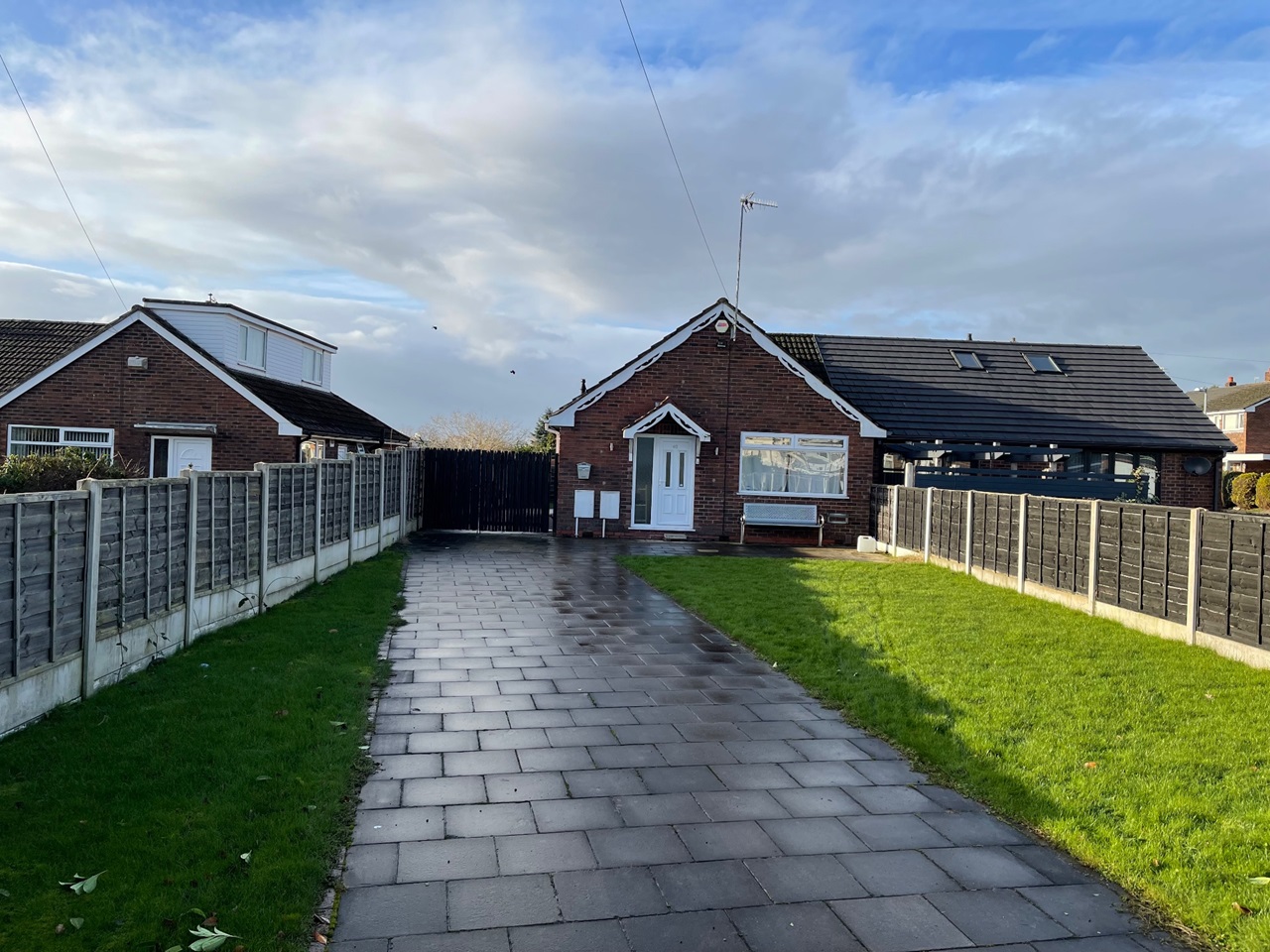 Worsley 2 Bed Bungalow, Ashford Avenue, M28 To Rent Now for £1,095.