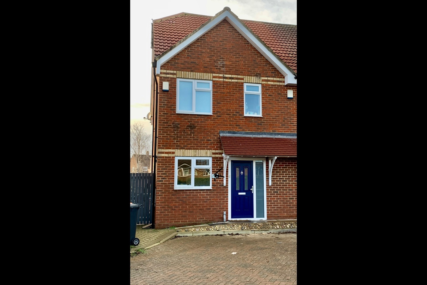 Dunstable 3 Bed SemiDetached House, Beecroft Way, LU6 To Rent Now