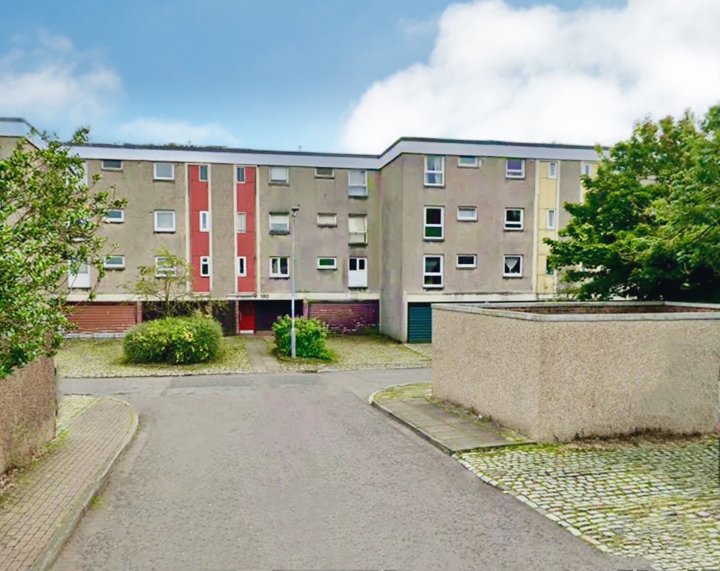 Cumbernauld, Glasgow 3 Bed Flat, Glenhove Road, G67 To Rent Now for