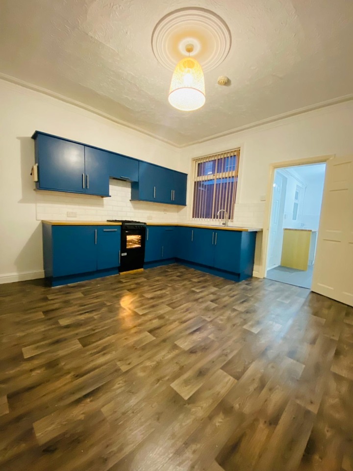 Cross Green, Leeds 4 Bed Terraced House, Cross Green Lane, LS9 To