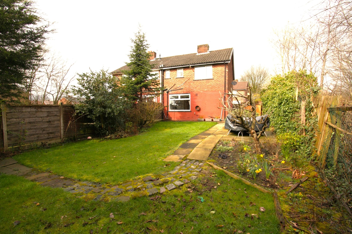 Little Hulton, Manchester 3 Bed SemiDetached House, Briar Hill Avenue, M38 To Rent Now for