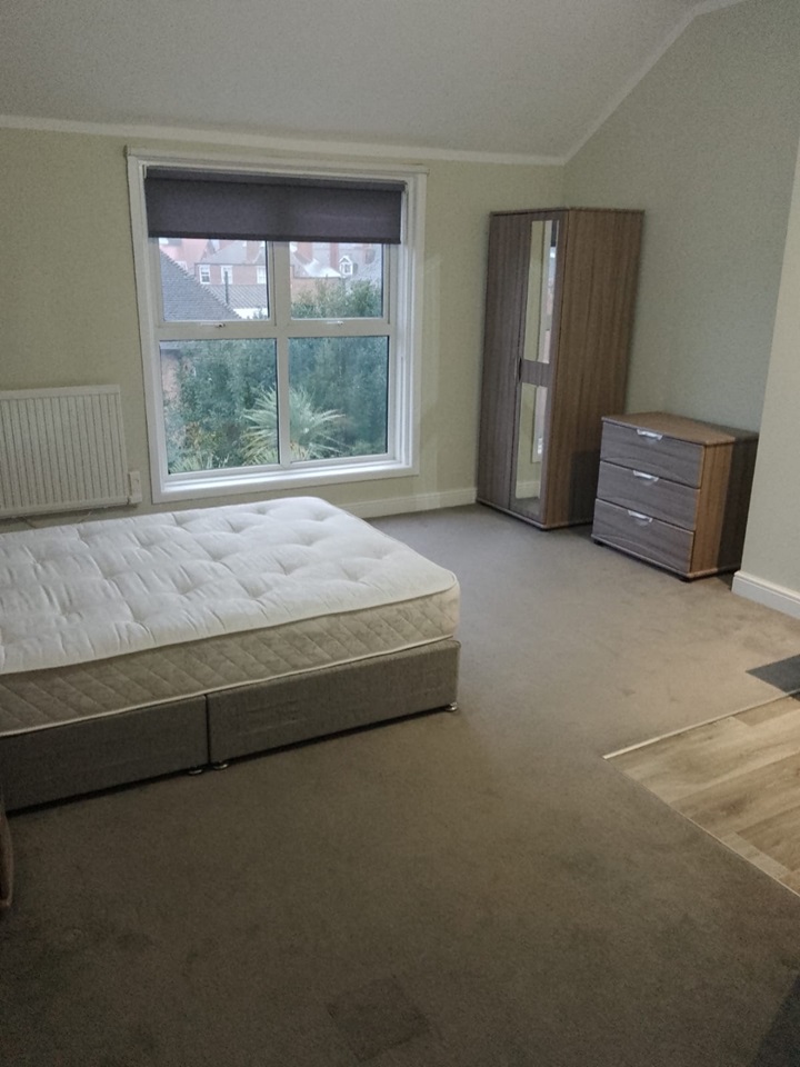 Southsea Room in a Shared House, Herbert Road, PO4 To Rent Now for