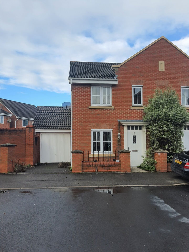 Cradley Heath 3 Bed SemiDetached House, Mace Street, B64 To Rent
