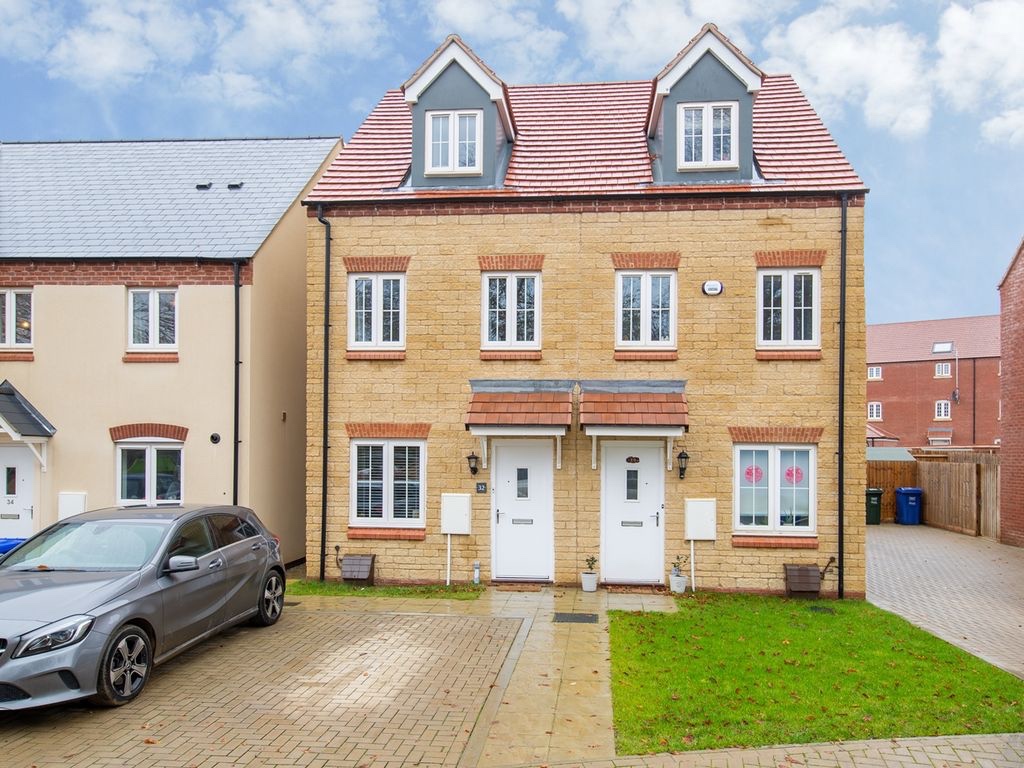 Bicester 3 Bed SemiDetached House, Redcar Road, OX26 To Rent Now