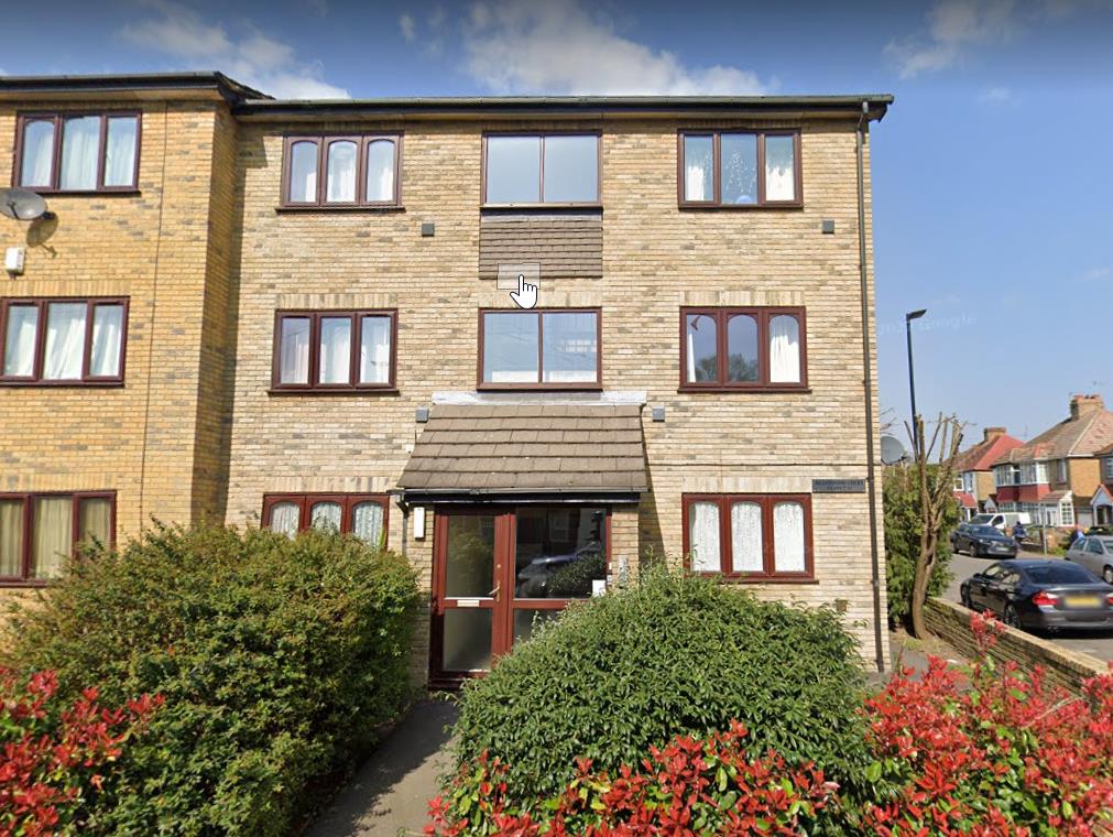 Hounslow 1 Bed Flat, Heathwood Court, TW3 To Rent Now for £1,200.00 p/m