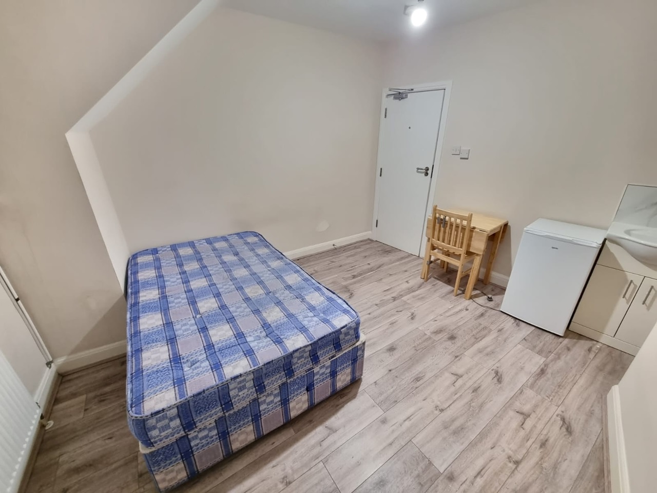 Wembley Studio Flat, Wembley, HA9 To Rent Now for £1,000.00 p/m
