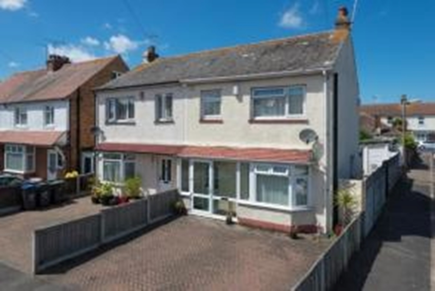 Broadstairs 3 Bed SemiDetached House, Whitfield Avenue, CT10 To