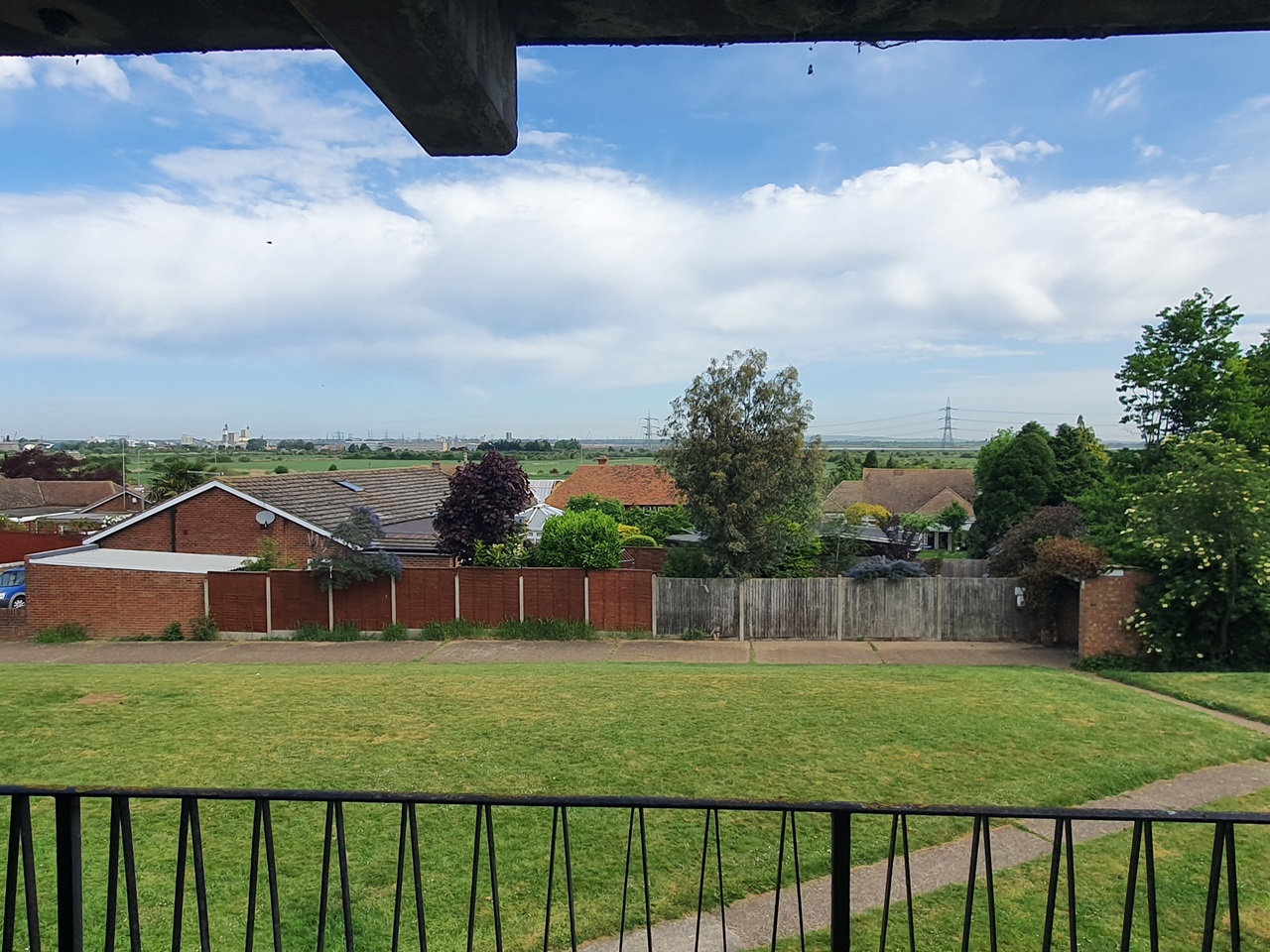 Gravesend 1 Bed Flat, Lapis Close, DA12 To Rent Now for £800.00 p/m