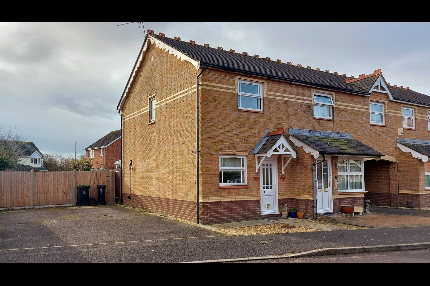 Christchurch 2 Bed End Terrace, Le Patourel Close, BH23 To Rent Now