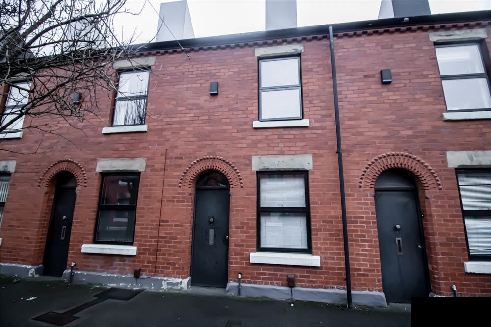Salford 2 Bed Terraced House, Laburnum Street, M6 To Rent Now for £