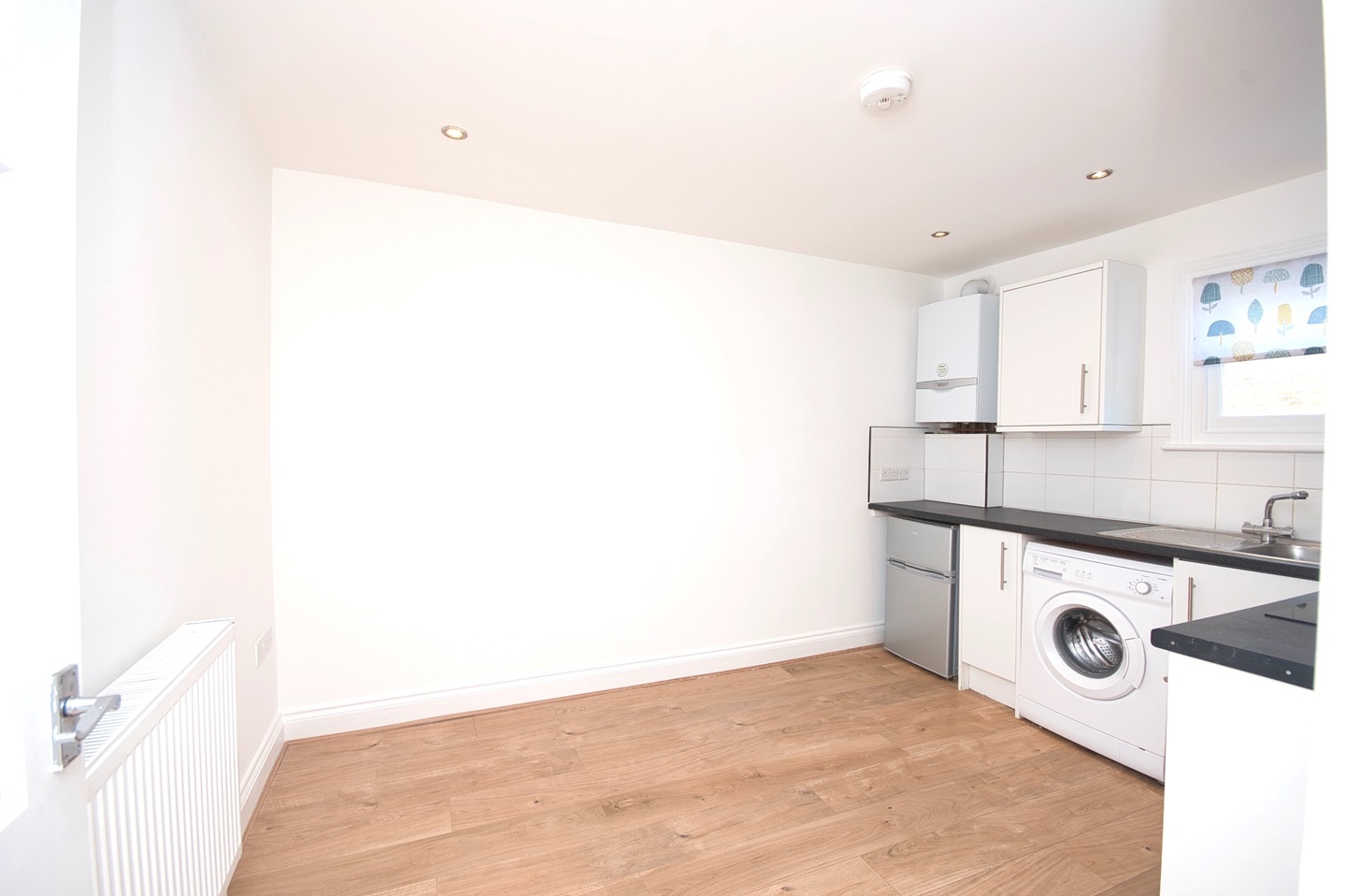 London 1 Bed Flat, Hayter Road, SW2 To Rent Now for £1,430.00 p/m