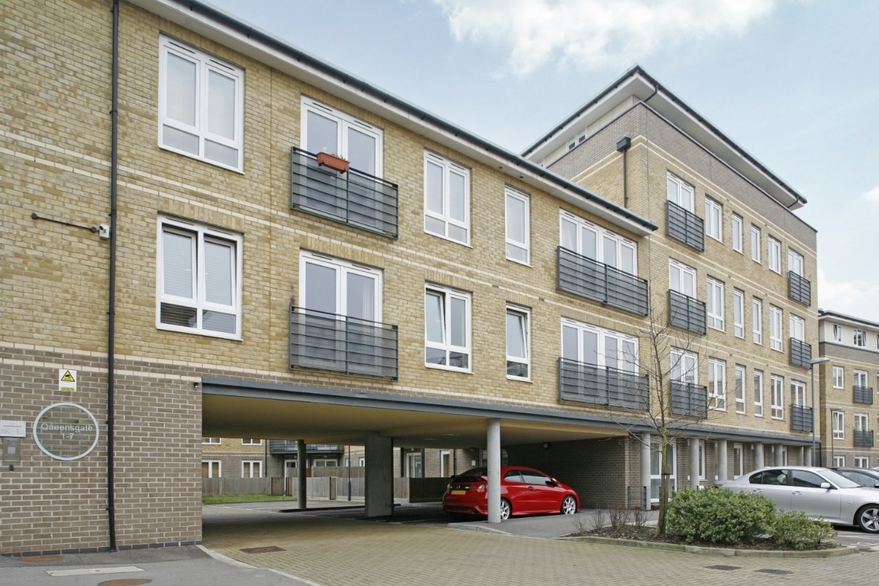 London 1 Bed Flat, Queensgate House, E3 To Rent Now for £1,700.00 p/m