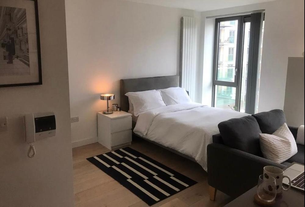 London Studio Flat, Laker House, E16 To Rent Now for £1,750.00 p/m