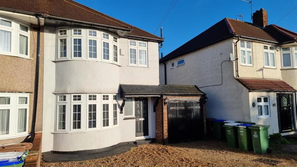 London 3 Bed SemiDetached House, Lingfield Crescent, SE9 To Rent